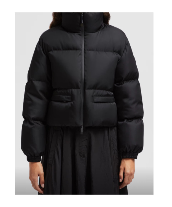 Moncler Vissec Short Down Jacket In Black