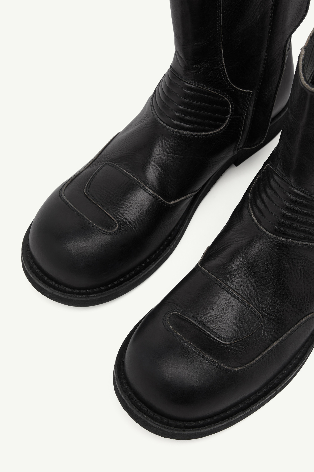 Mm6 Maison Margiela Trunk Boots In Black