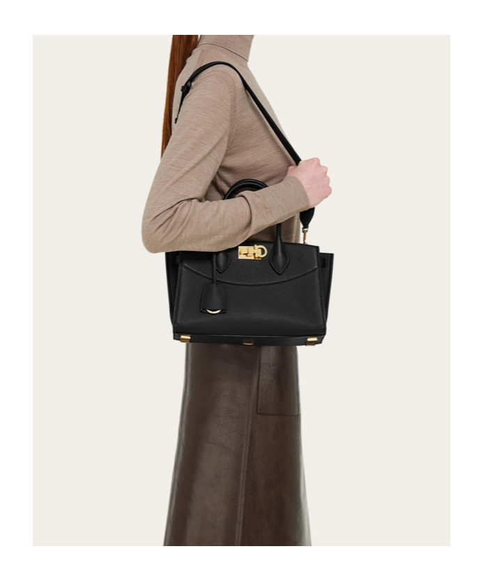 Ferragamo Black Leather Handbag In Black