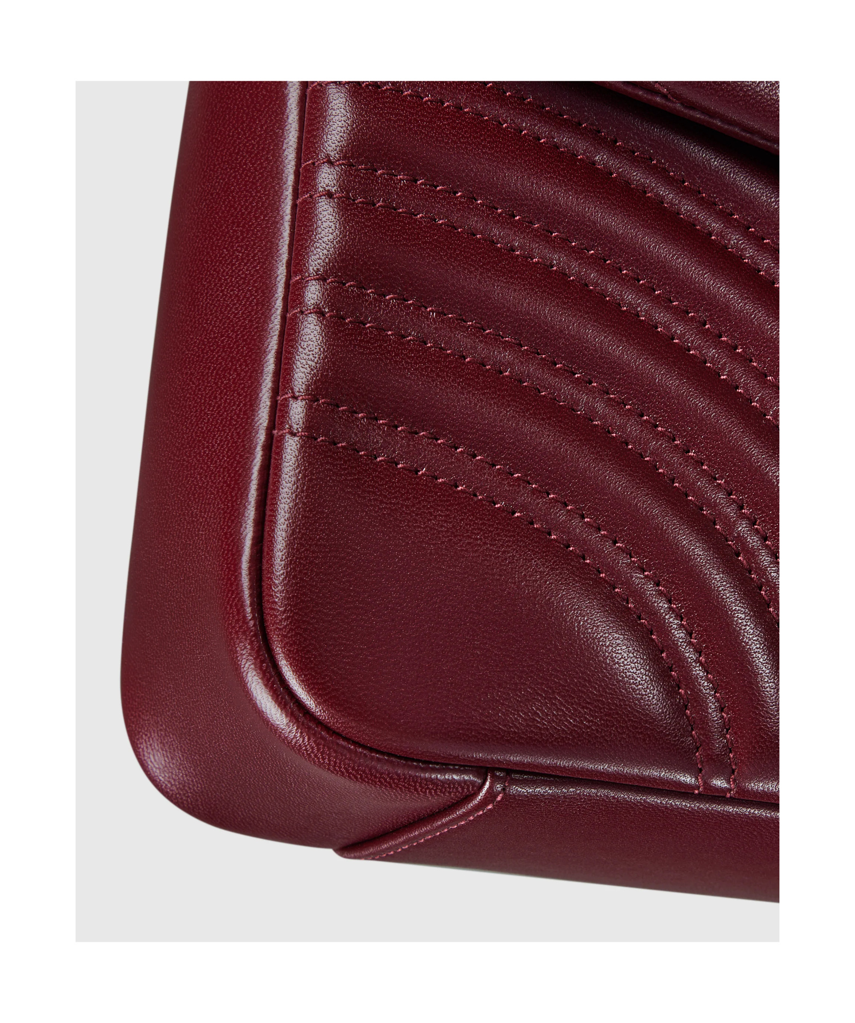 Gucci Gg Marmont Large Shoulder Bag In Red