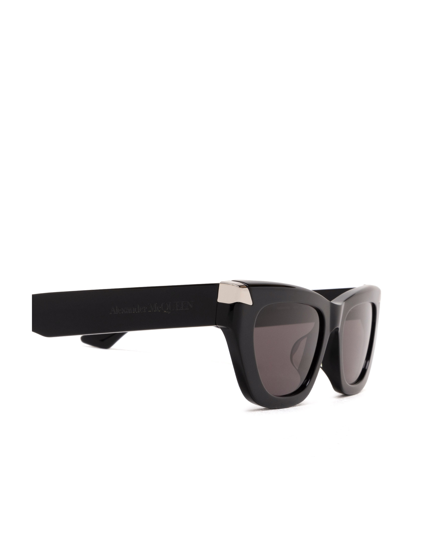 Alexander Mcqueen Eyewear Cat-eye Frame Sunglasses In Black