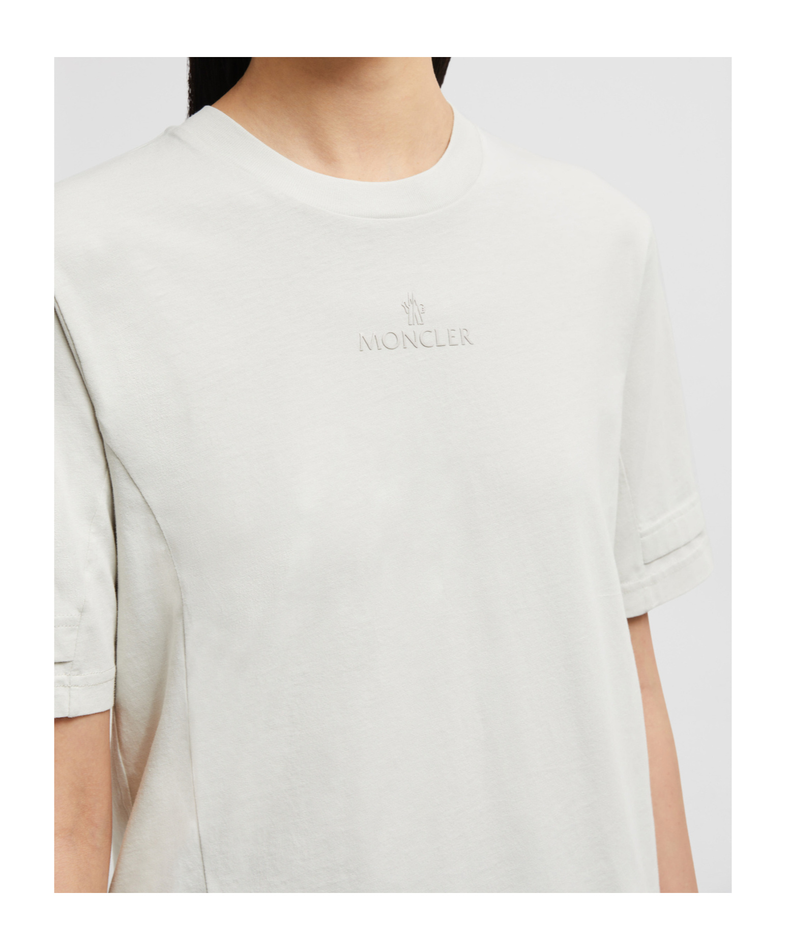 Moncler Embossed Logo Basic T-shirt In Gray