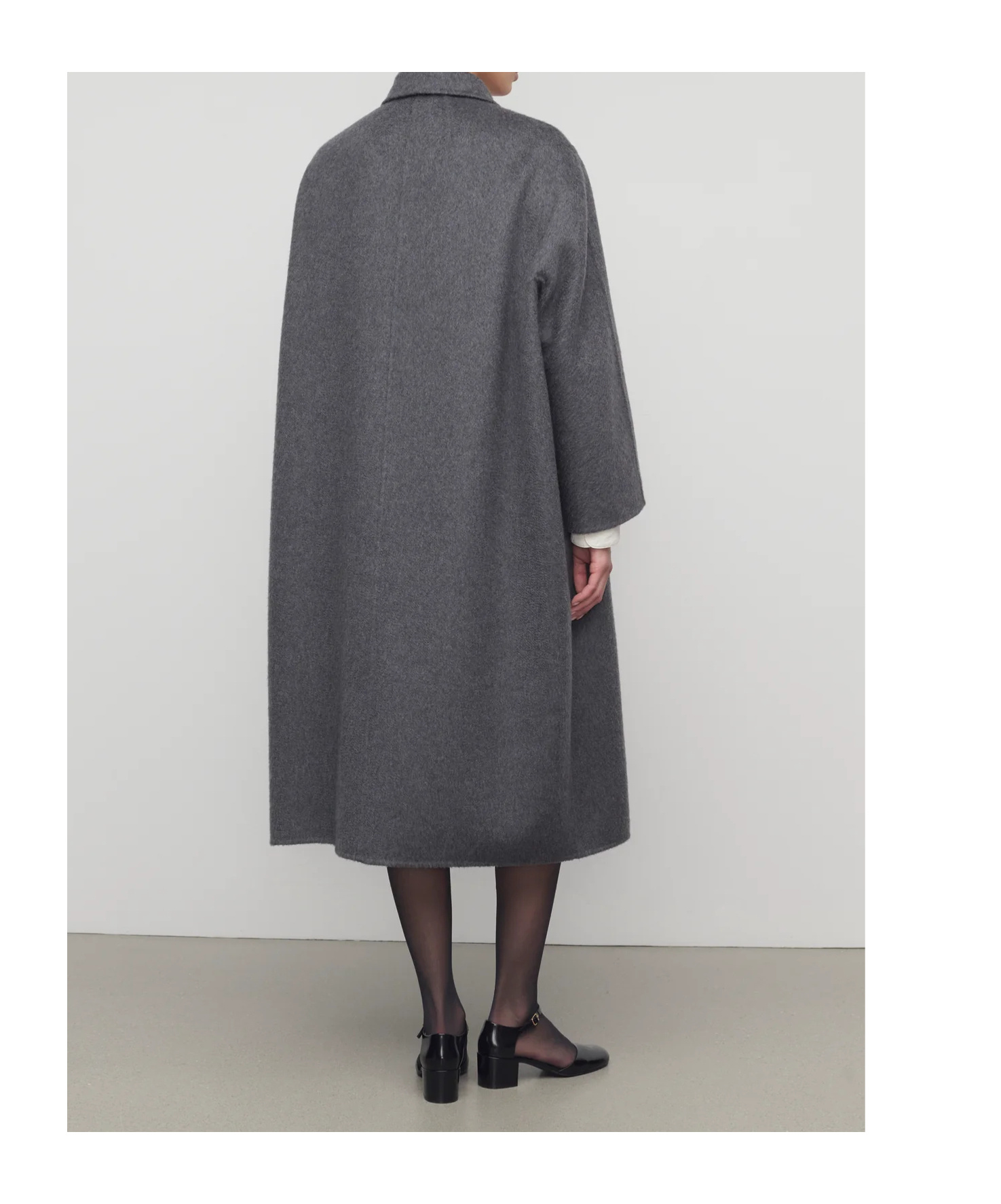 The Row Hariet Coat In Virgin Wool And Cashmere In Gray
