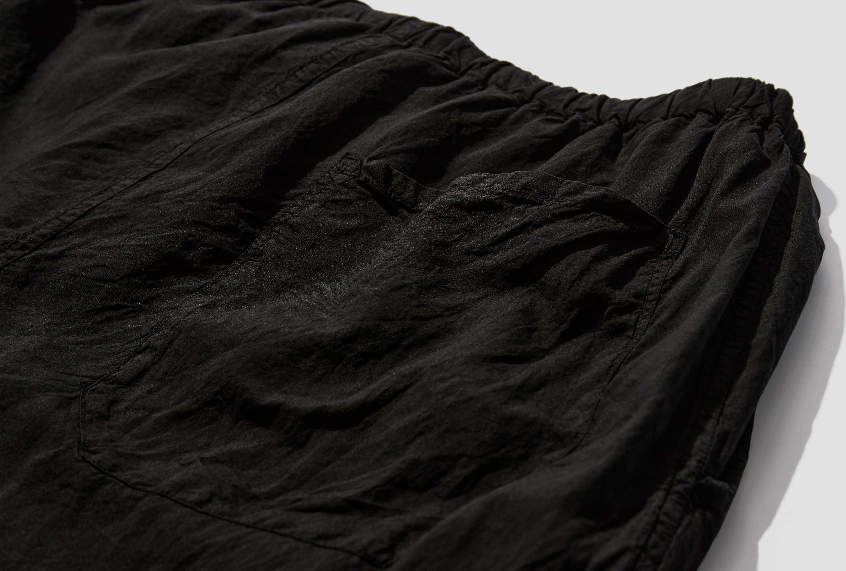 Comoli Drawstring Casual Pants In Black