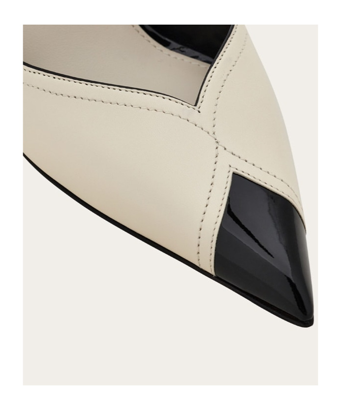 Ferragamo Erula 95 Leather Pumps In Nude