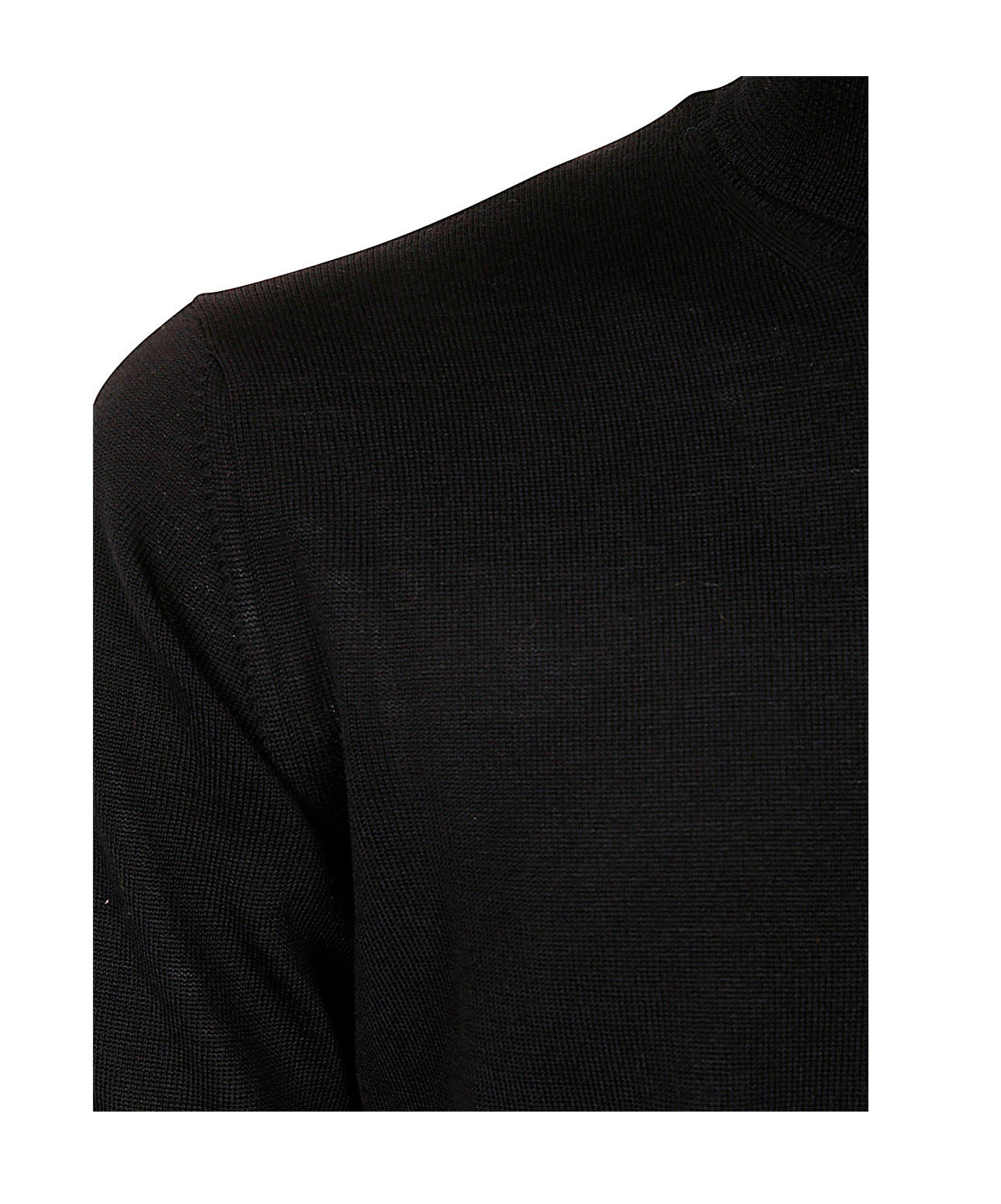 Nuur Turtleneck Sweater In Black