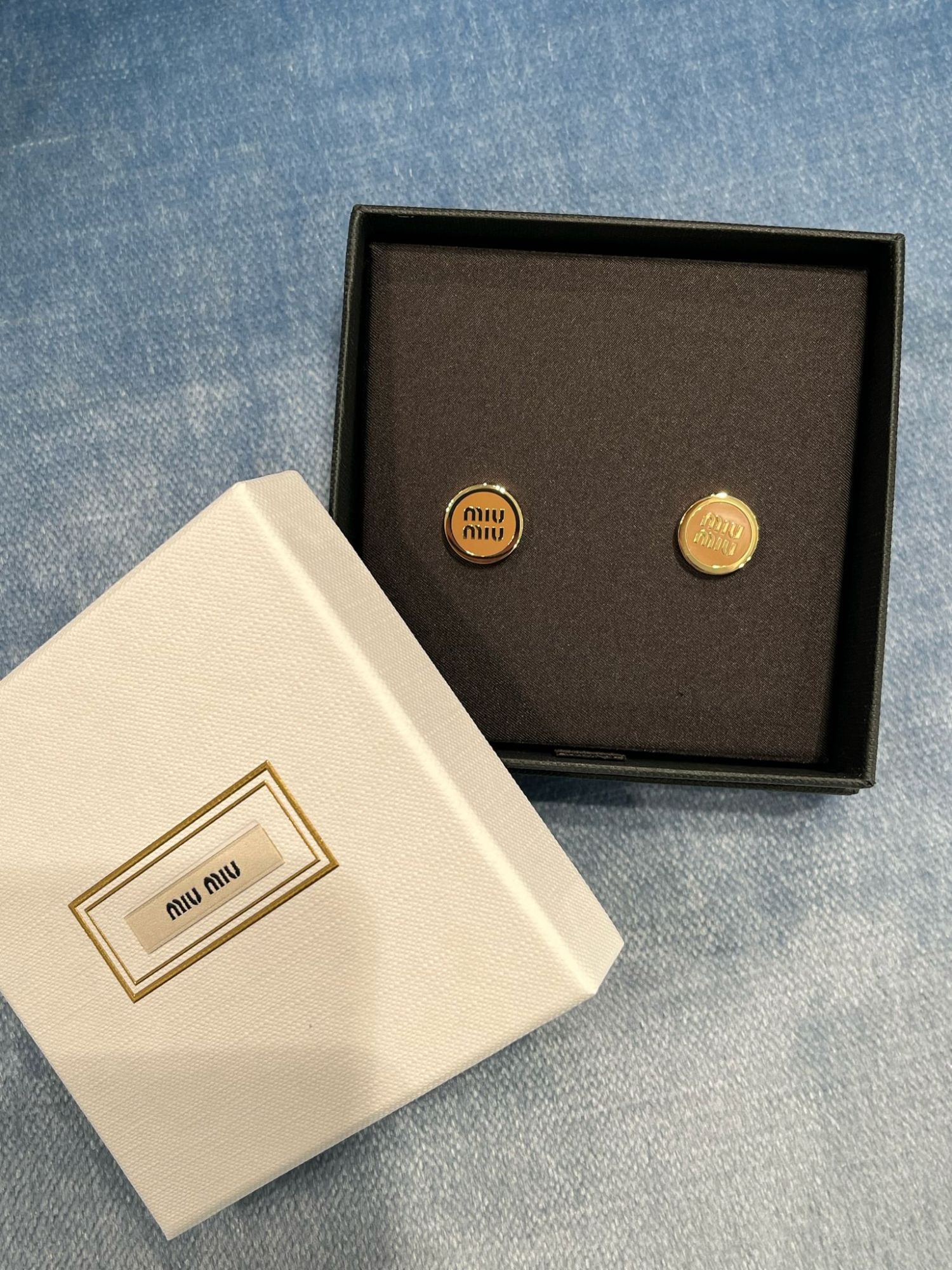 Miu Miu Enameled Metal Earrings In Caramel