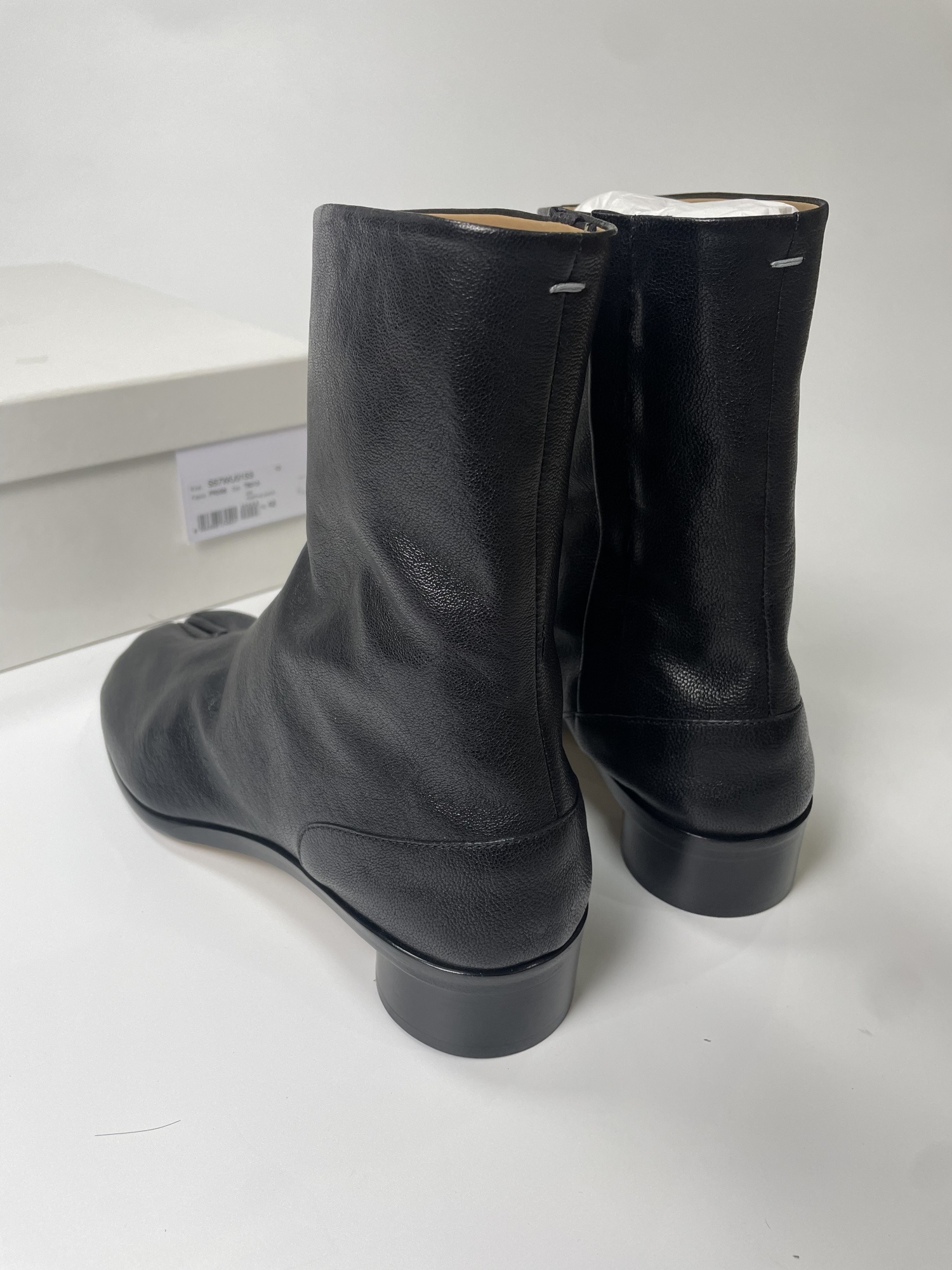 Maison Margiela Tabi Split-toe Textured-leather Boots In Black