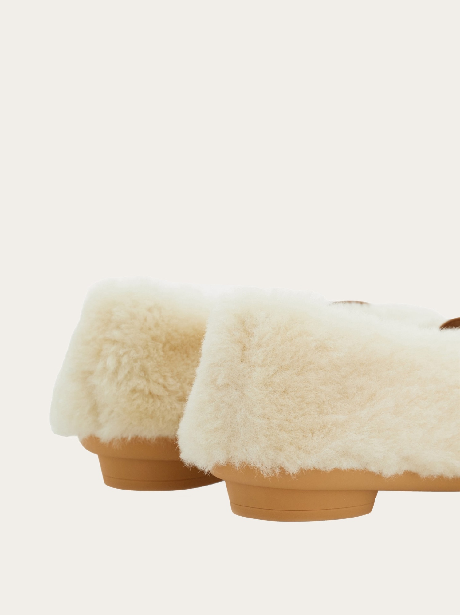 Ferragamo Shearling Ballet Flats In Nude