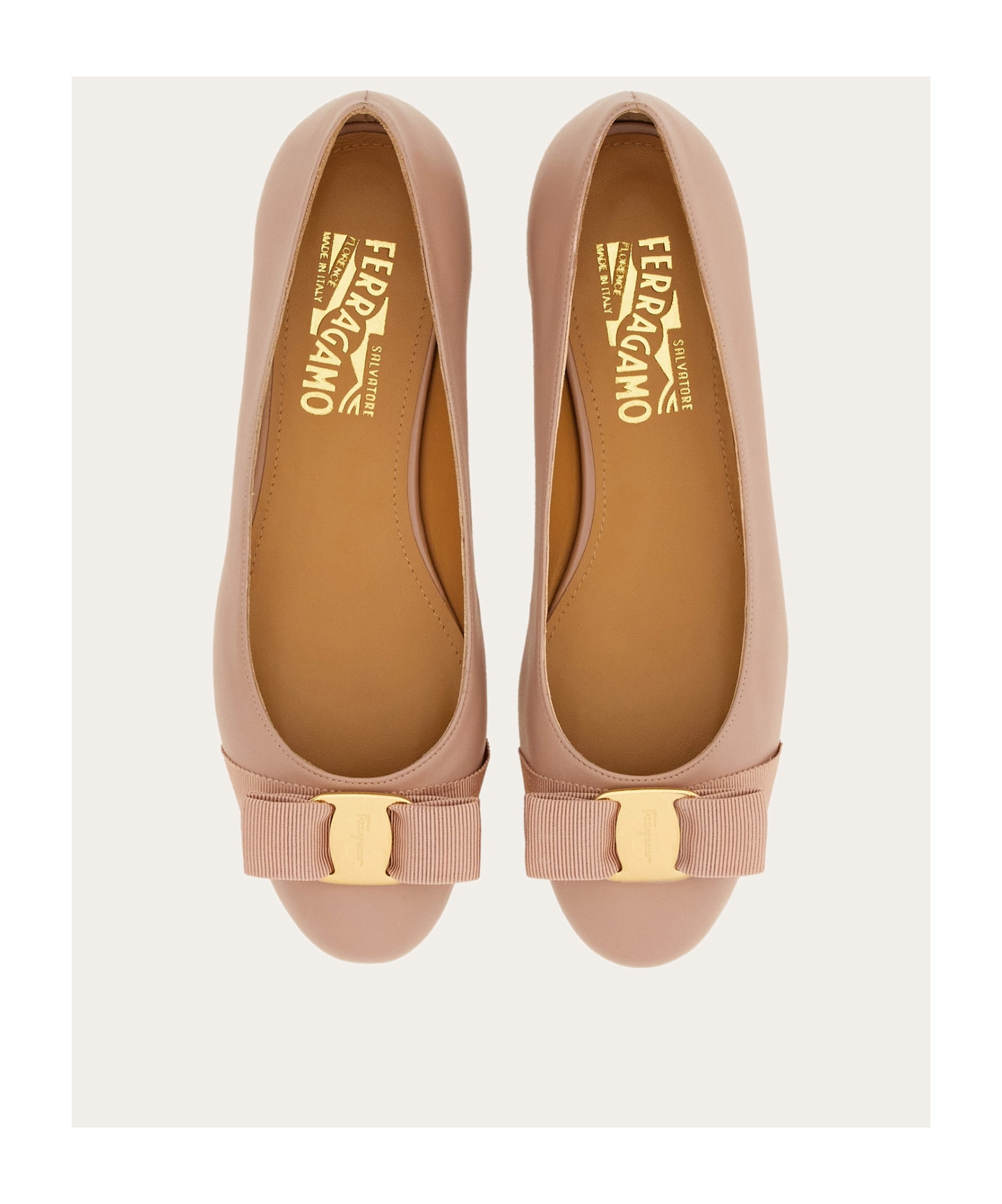 Ferragamo Varina Bow-detailed Patent-leather Ballet Flats In Nude