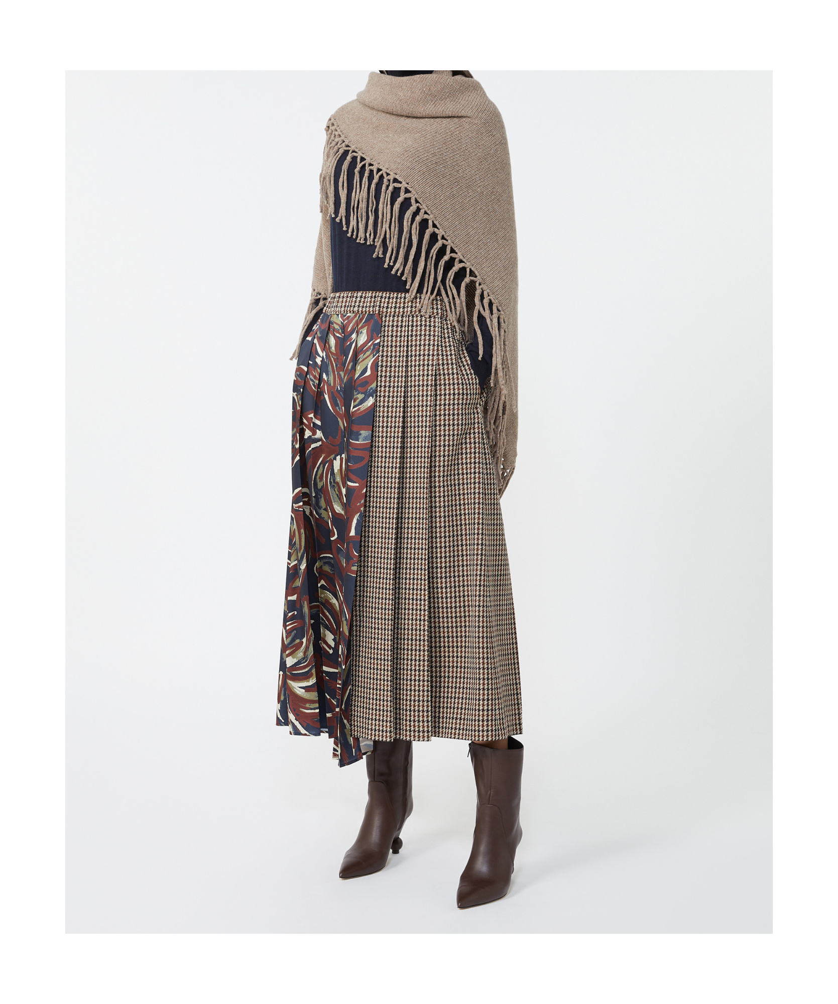 Weekend Max Mara Fringed Wool Shawl In Brown