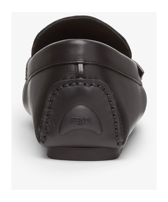 Fendi Round Toe Textured Leather Loafers In Black