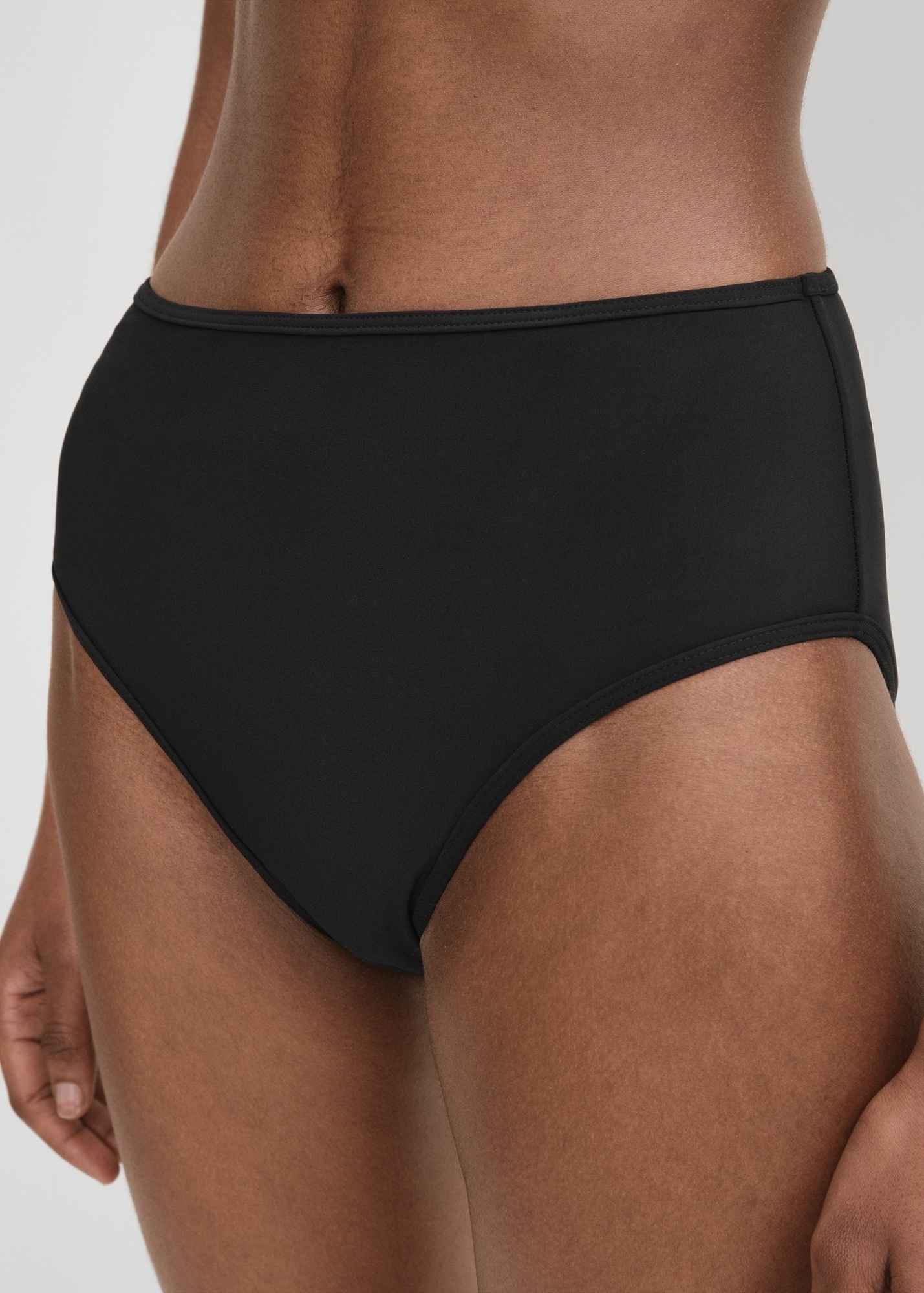 Totême Mid-rise Bikini Bottoms In Black
