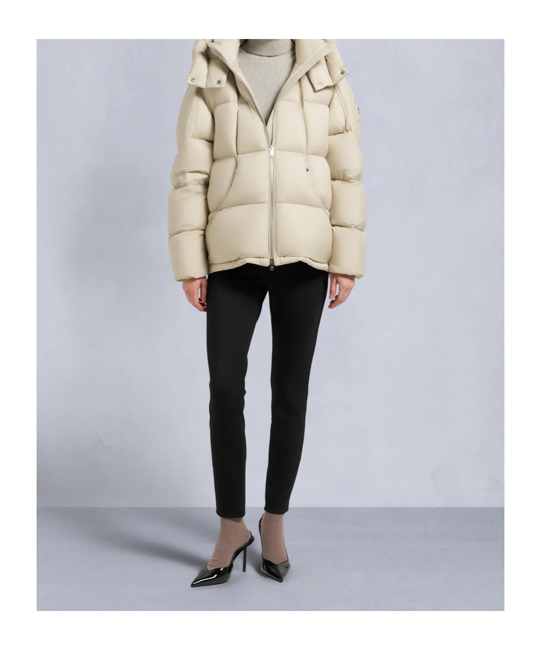 Moose Knuckles Long-sleeved Down Jacket In White