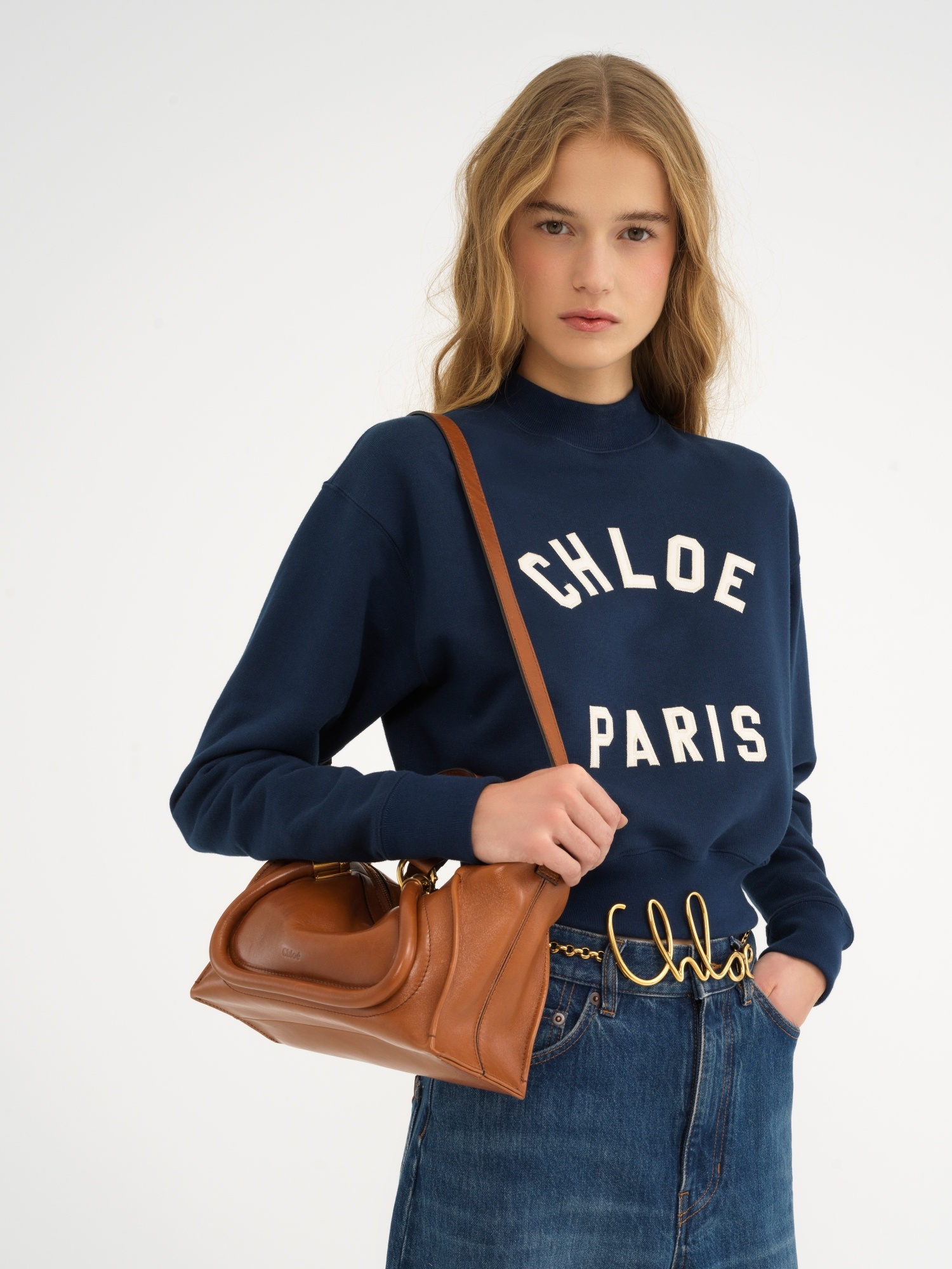 Chloé Small Paraty 24 Top Handle Bag In Shiny Leather In Brown