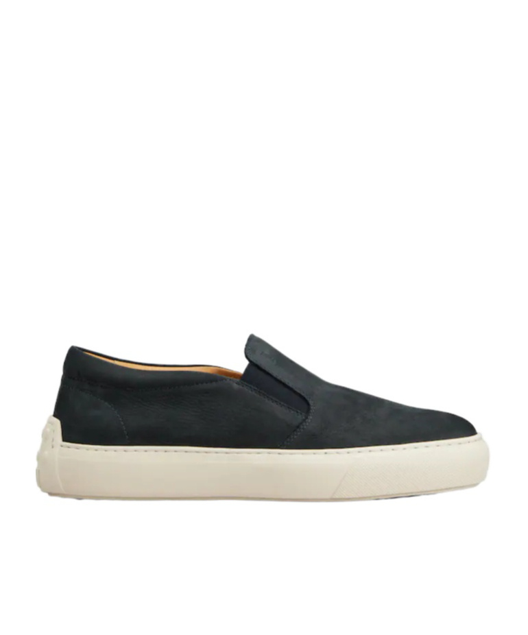 Tod's Slip-on Low-top Casual Shoes In Black