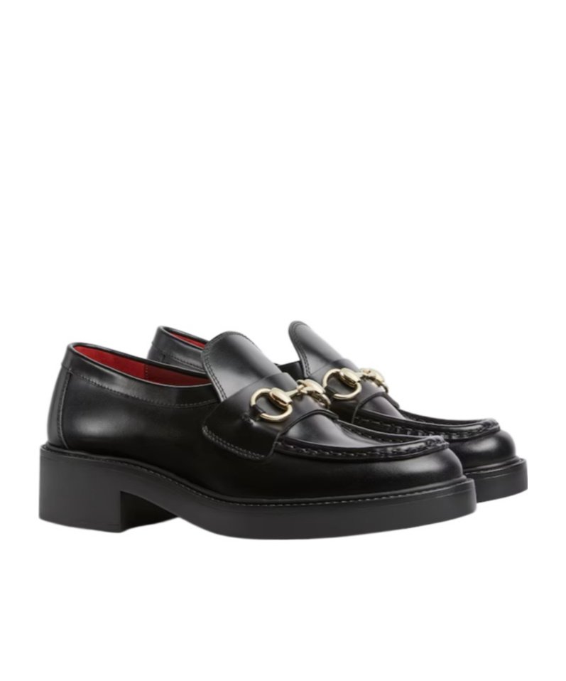 Gucci Logo-chain Leather Loafers In Black