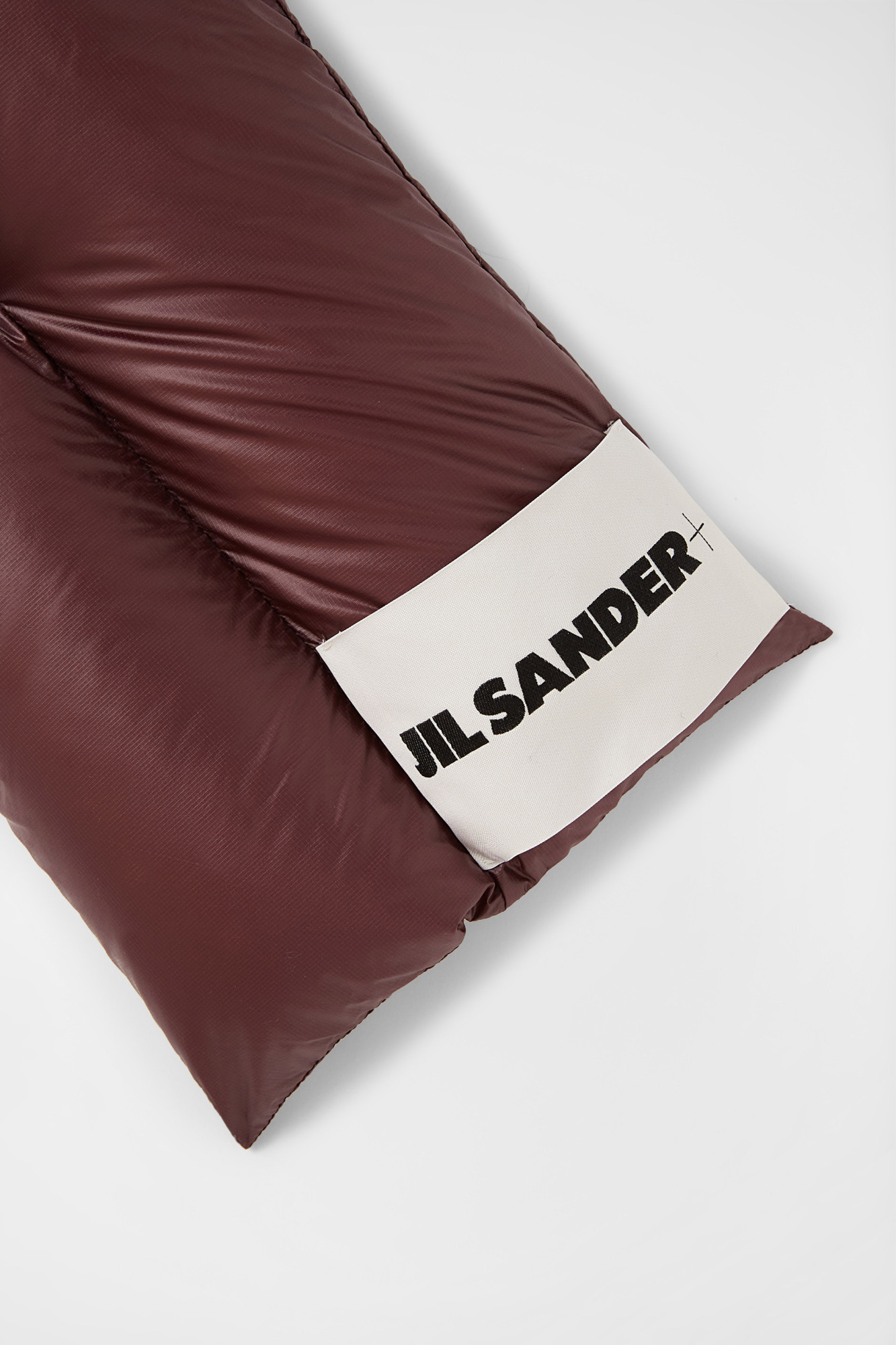 Jil Sander Logo-patch Padded Scarf In Red