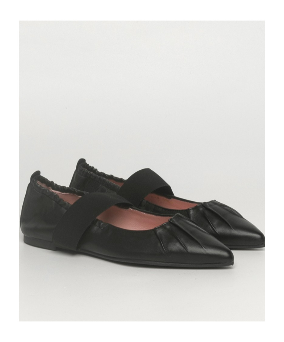 Pretty Ballerinas Pleated Pointed Flats In Black