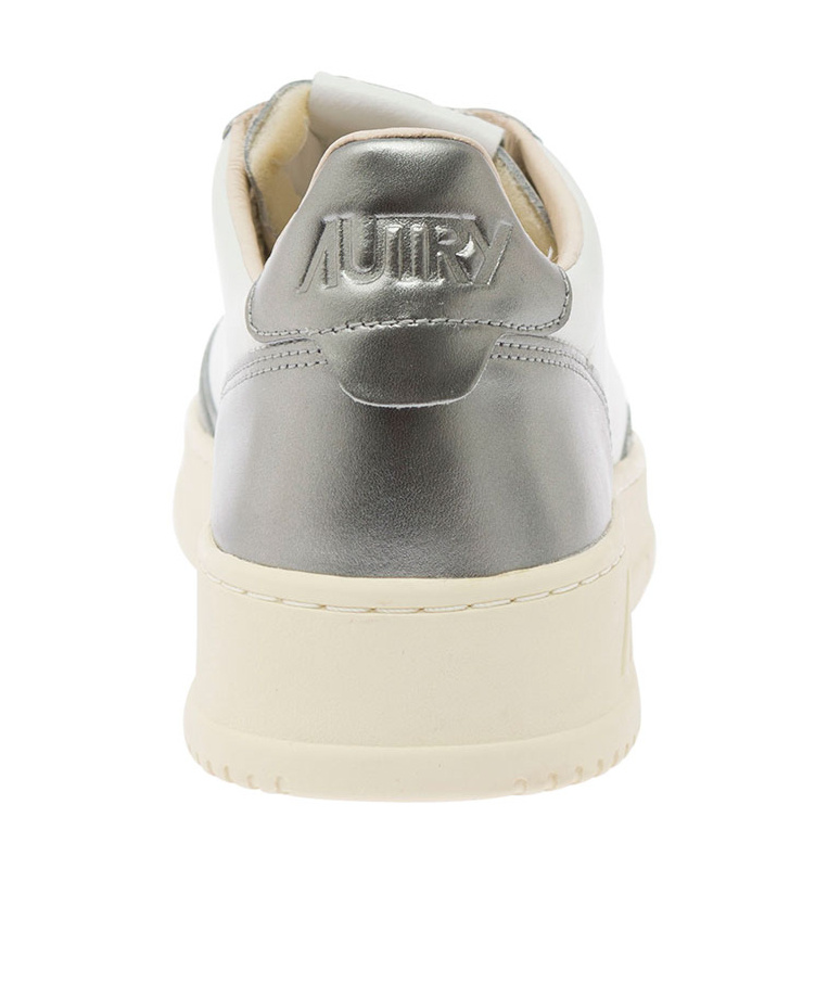 Autry Medalist Low Leather Sneakers In Nude