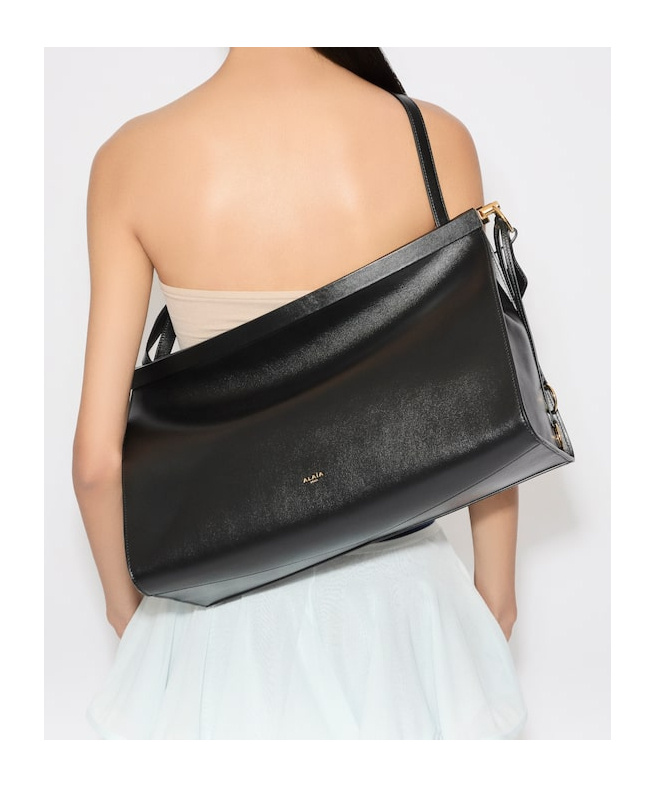 Alaïa Large Le Click Shoulder Bag In Black