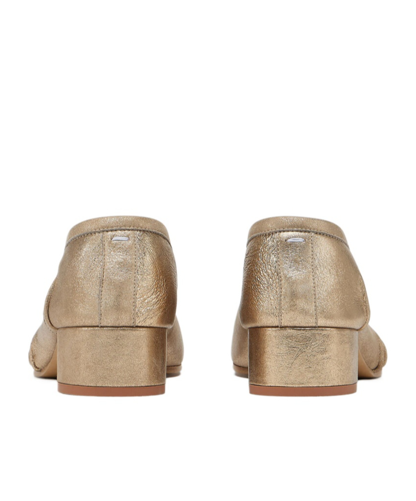 Maison Margiela Tabi Pumps In Gold