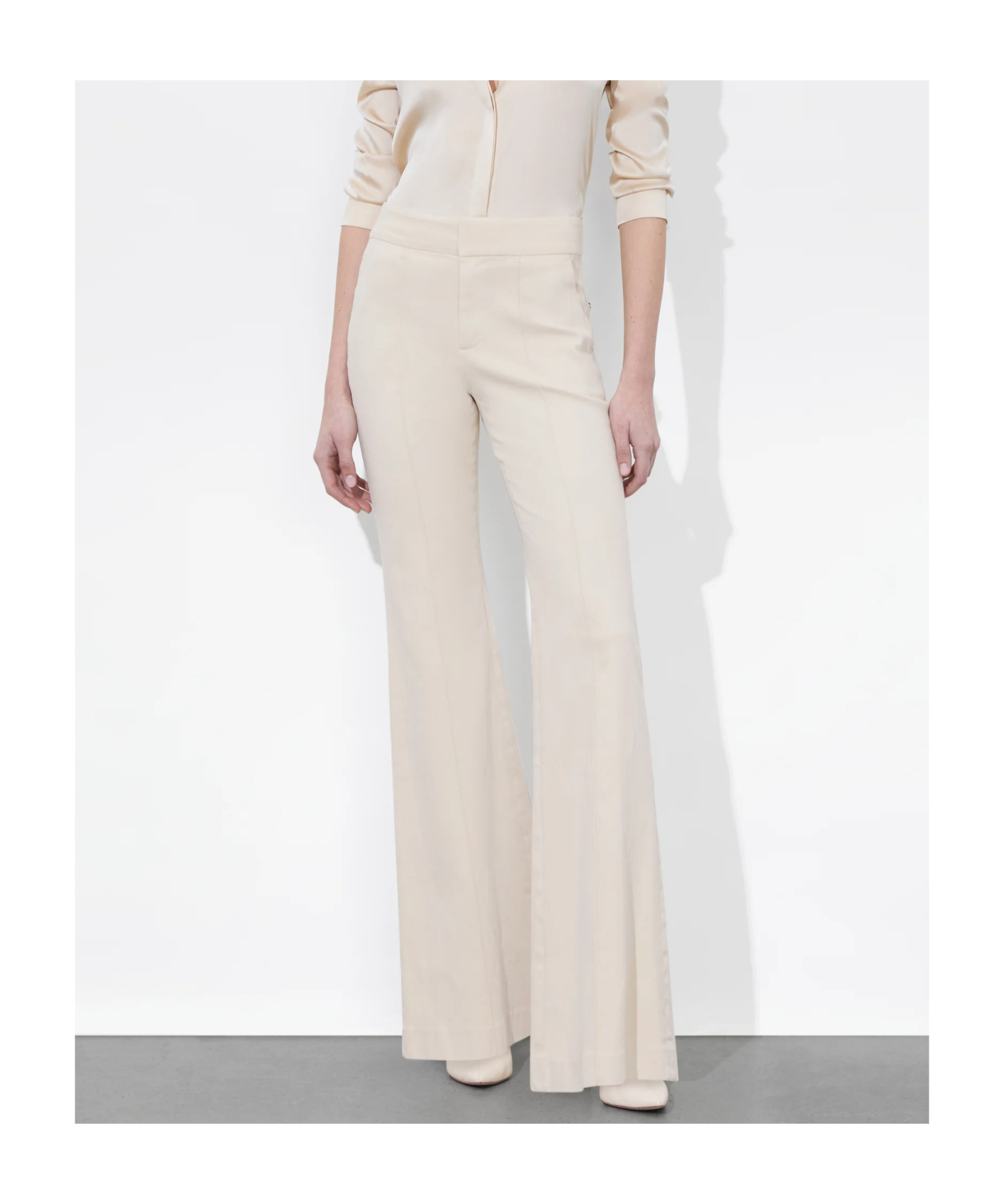 Alice And Olivia Flared Jeans In Nude