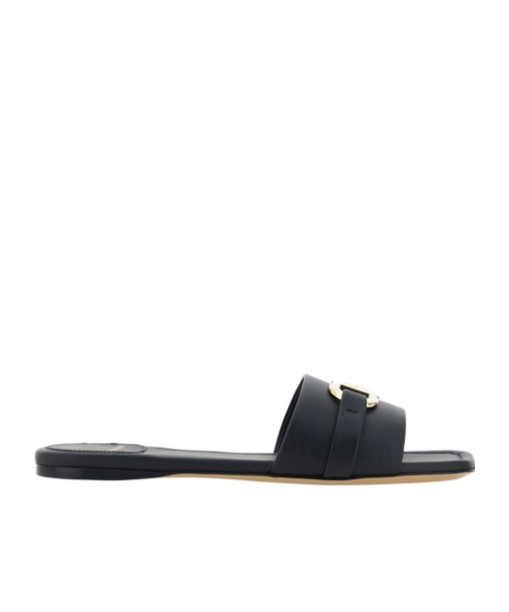 Shop Ferragamo Flat-bottomed Sandals In Black