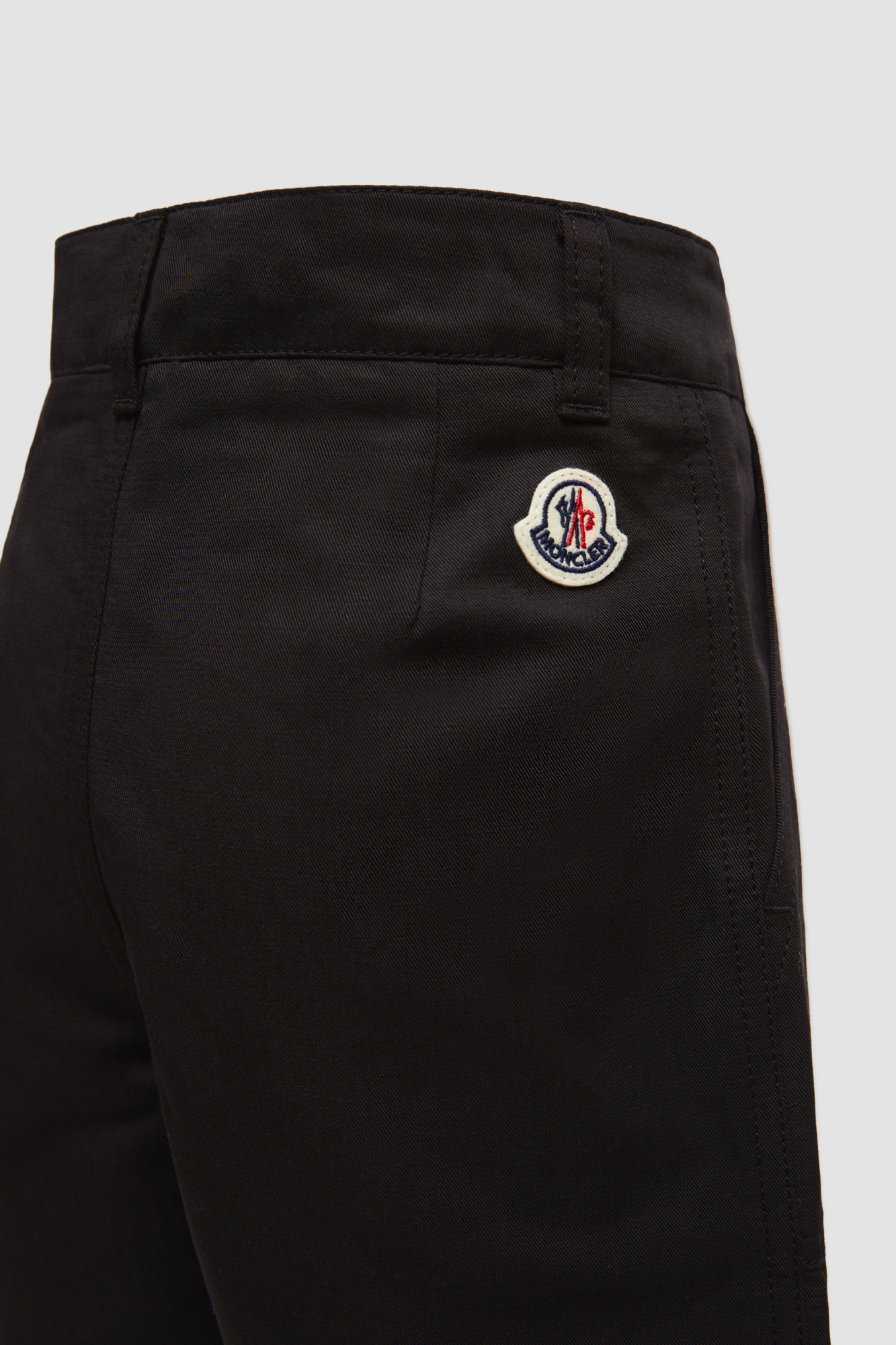 Moncler Cotton Linen Gabardine Shorts In Black