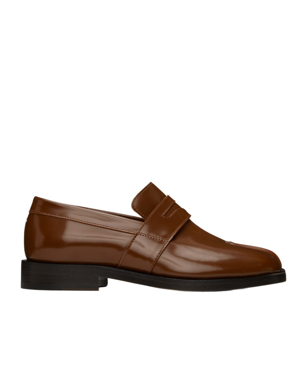 Maison Margiela Tabi-toe Polished-finish Loafers In Brown
