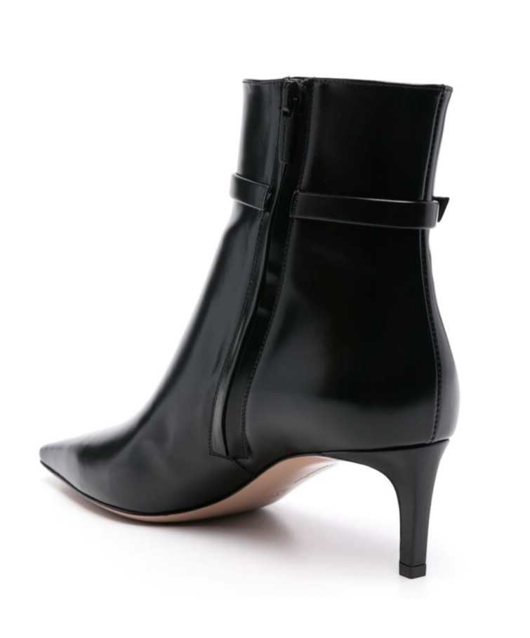 Gianvito Rossi Shoes In Black