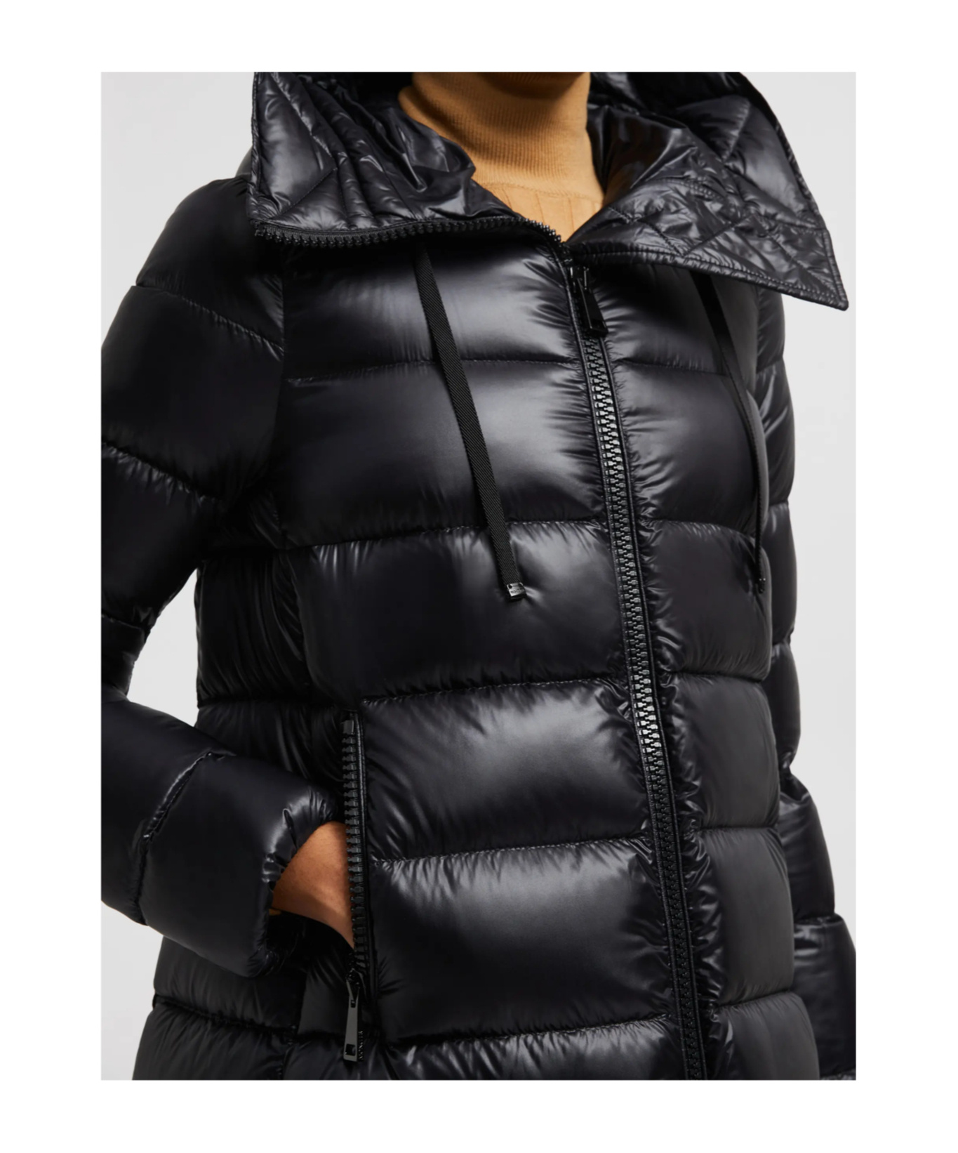 Moncler Suyen Down Jacket In Black