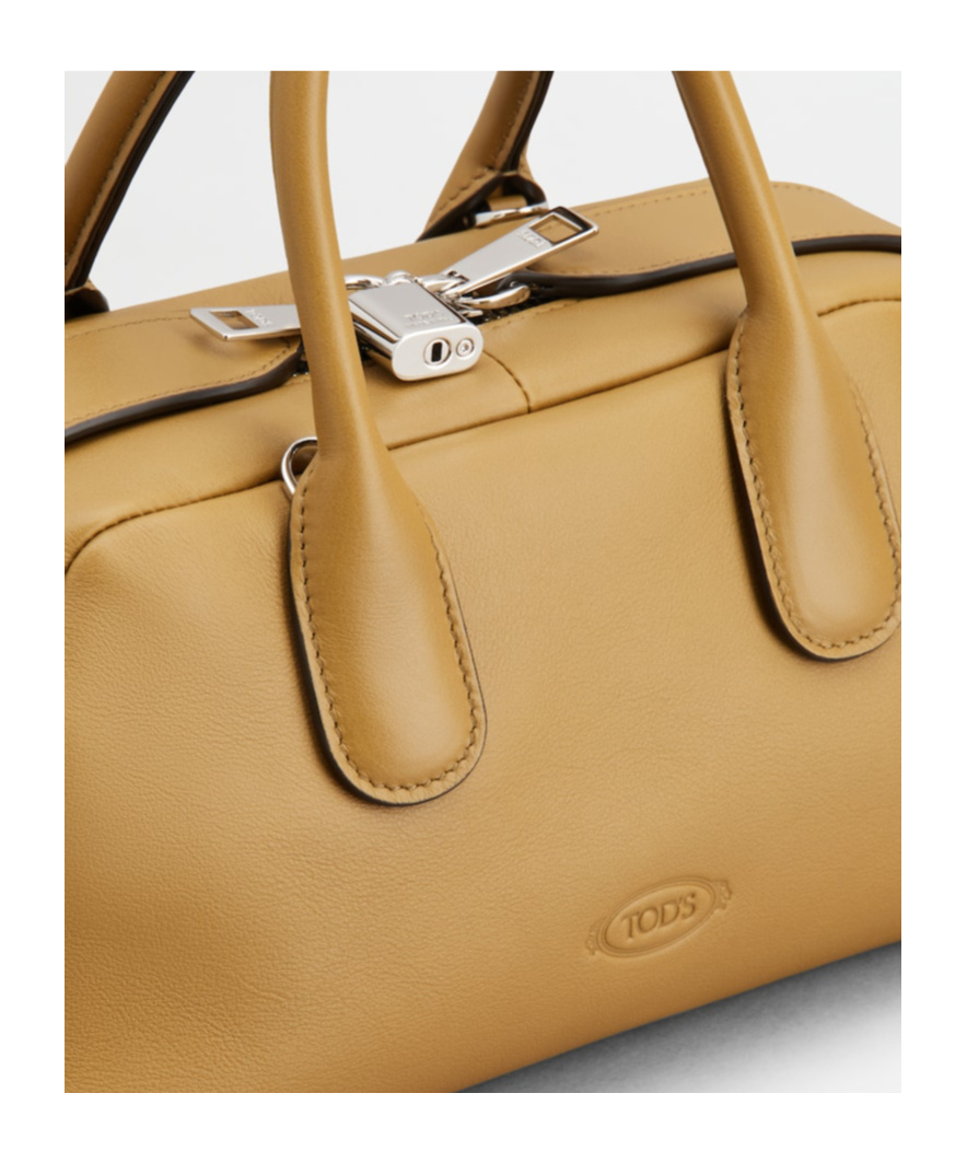 Tod's Zippered Shoulder Bag In Brown