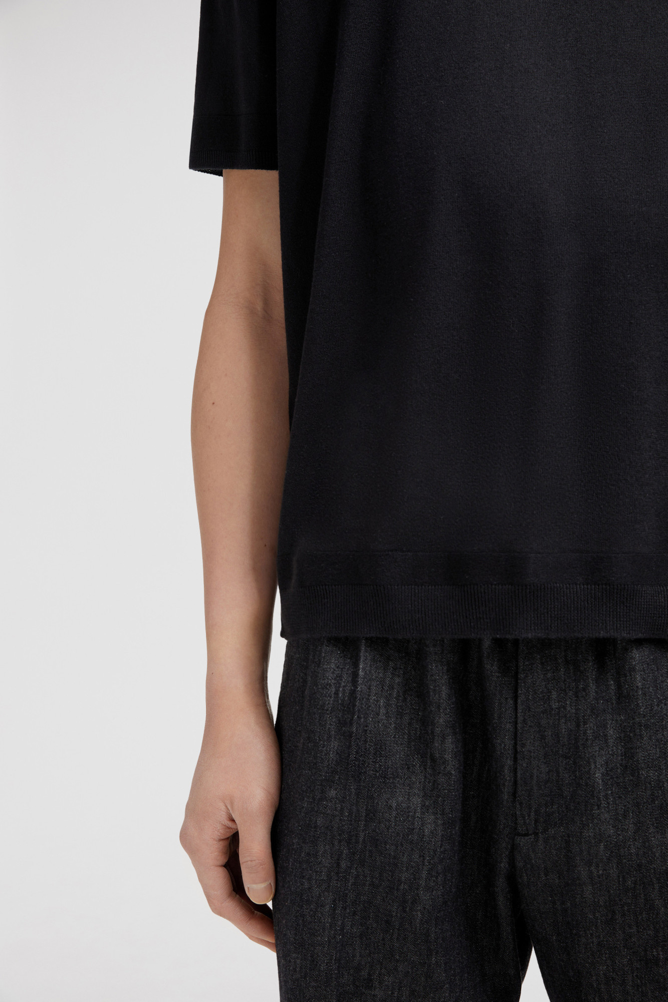 Moncler Crew Neck Patch Detail Short Sleeves T-shirt In Black