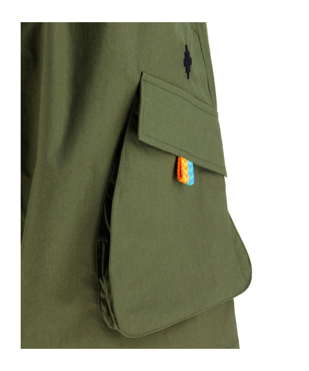 Shop Marcelo Burlon County Of Milan Contrasting-belt Cotton Cargo Shorts In Green