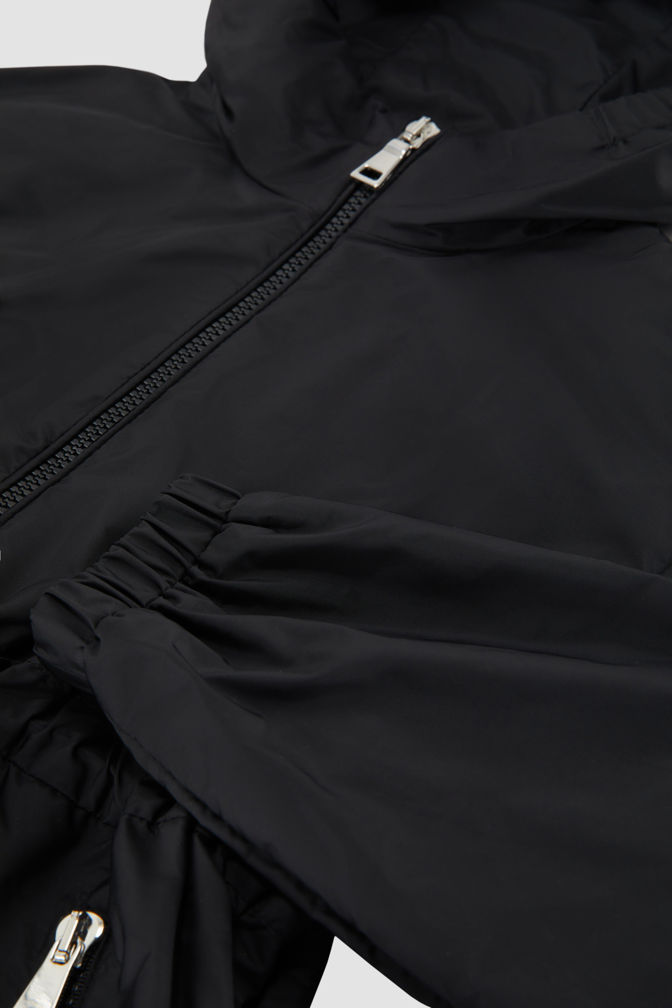 Moncler Wete Nylon Rainwear Short Parka In Black