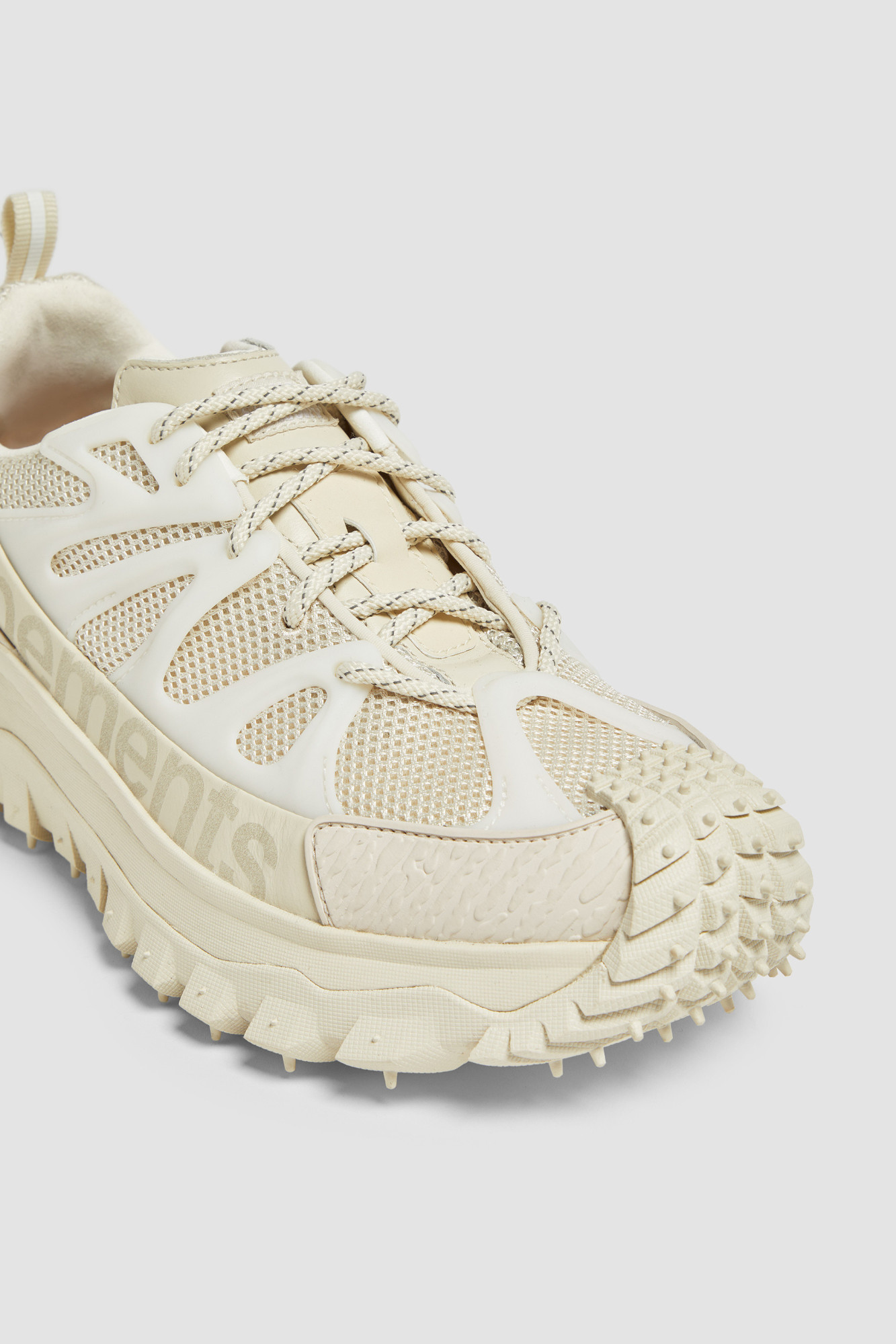 Moncler Sneakers Trailgrip Amoeba Par Salehe Bembury In White