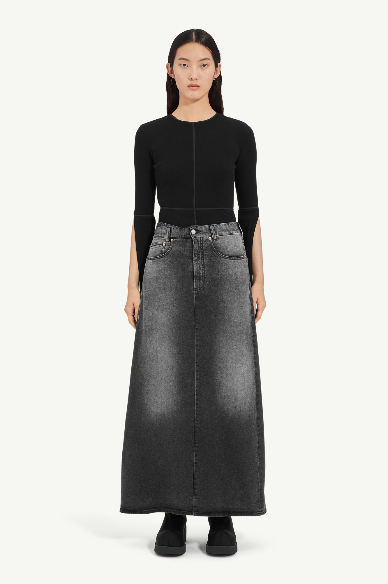 Mm6 Maison Margiela Logo-patch Denim Skirt In Black