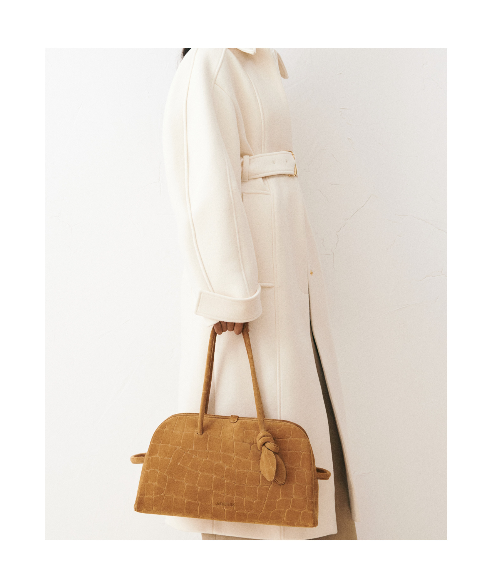 Jacquemus Bowling Shoulder Bag In Brown