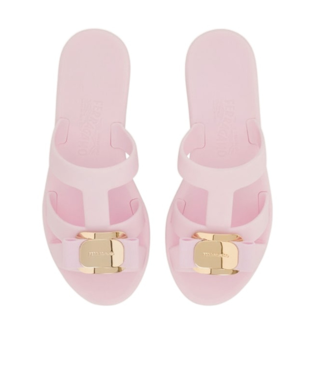 Ferragamo Lilou New Vara Plate Flat Sandals In Marshmallow