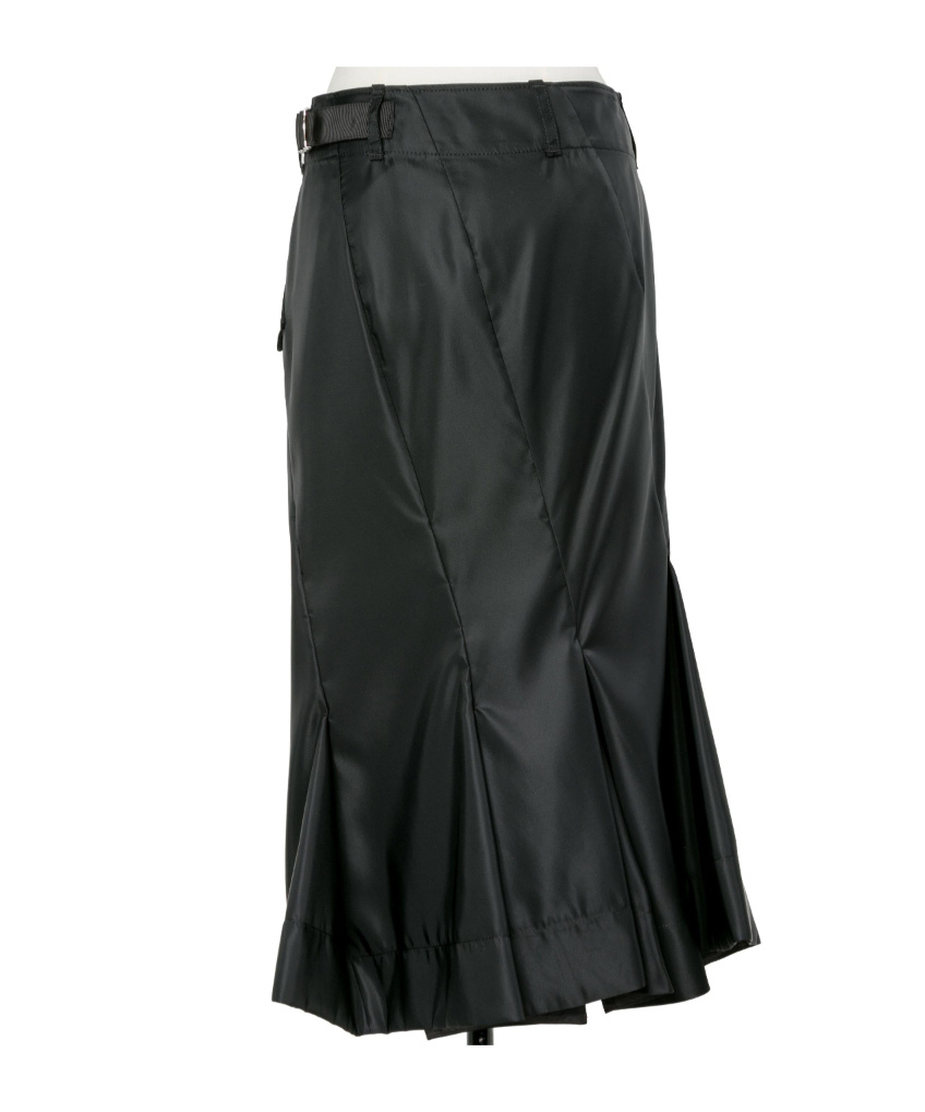 Sacai Insulated Nylon Twill Skirt In Black