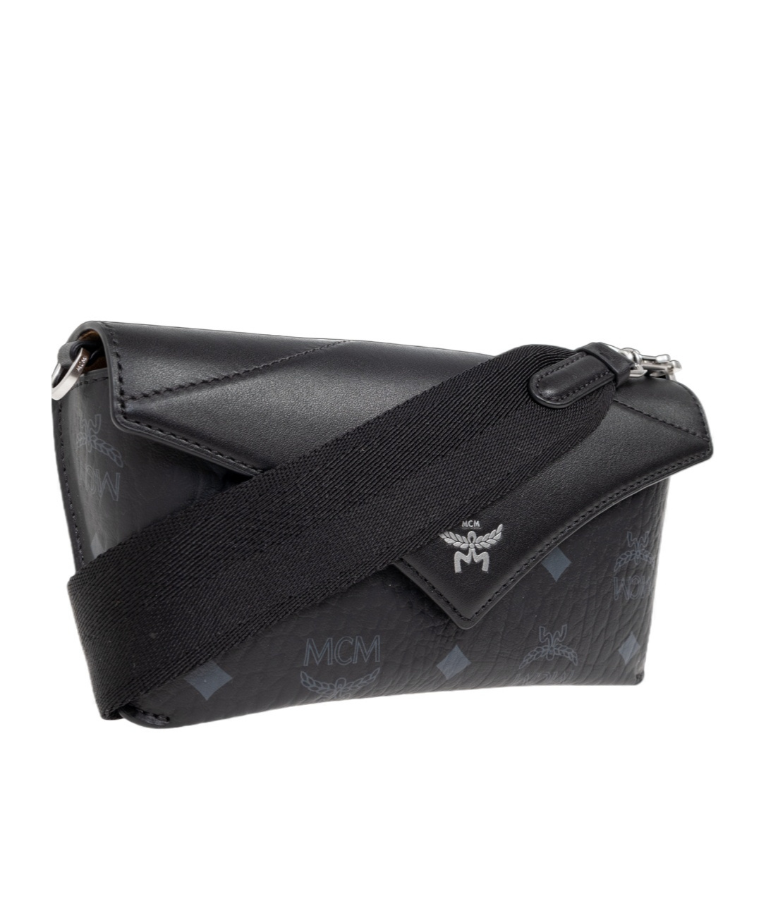 Mcm Magnetic Buckle Closed Shoulder Bag In Black