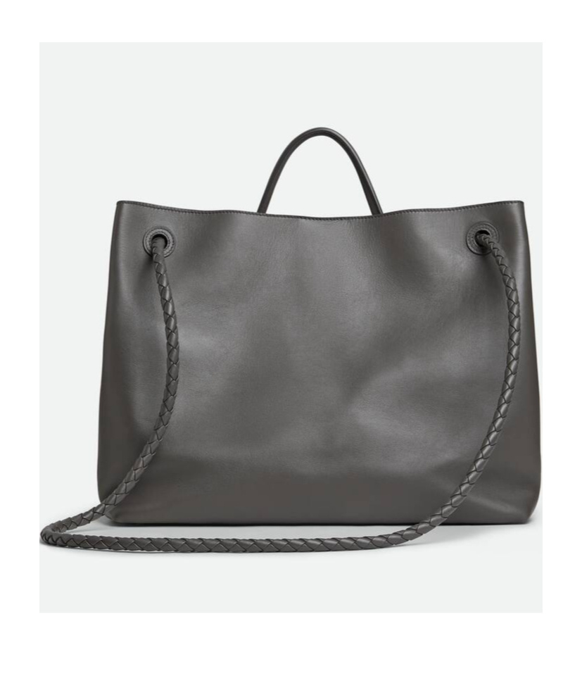 Bottega Veneta Large Andiamo Shoulder Bag In Black
