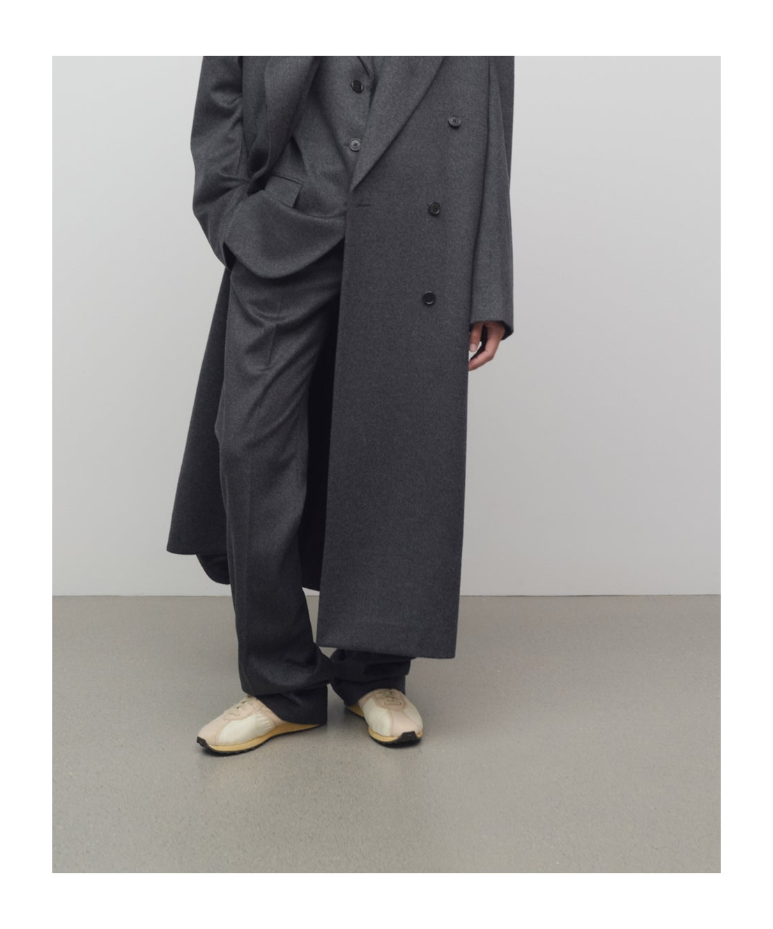 The Row Cashmere Selvie Pants In Black
