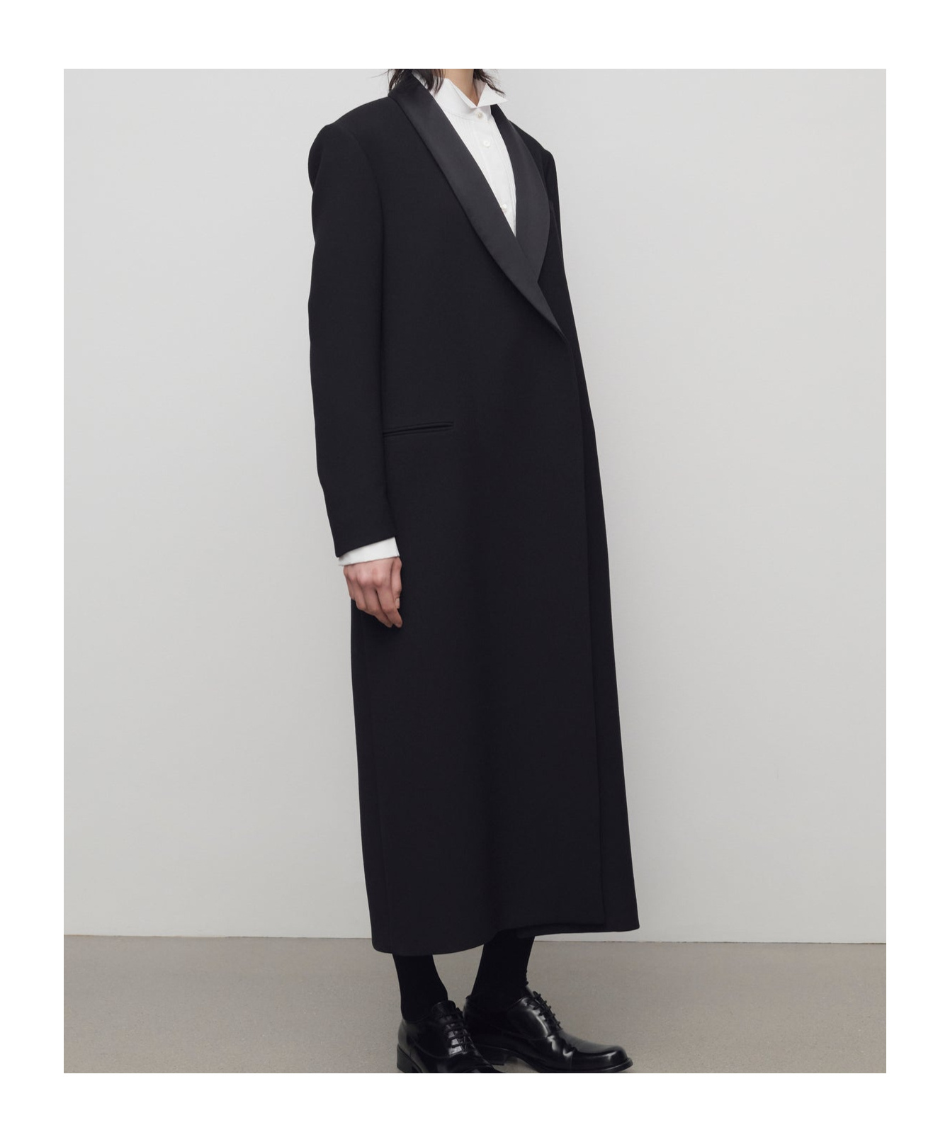 The Row Erdene Coat In Virgin Wool In Black