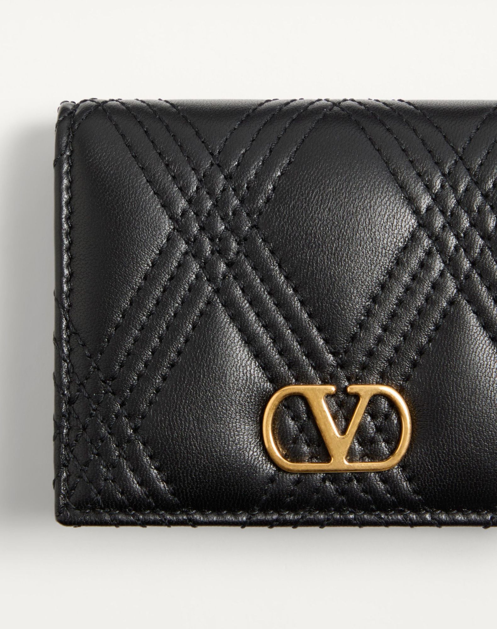 Valentino Garavani Garavani Quiltie 67 Wallet In Quilted Nappa Woman Black Uni In Black
