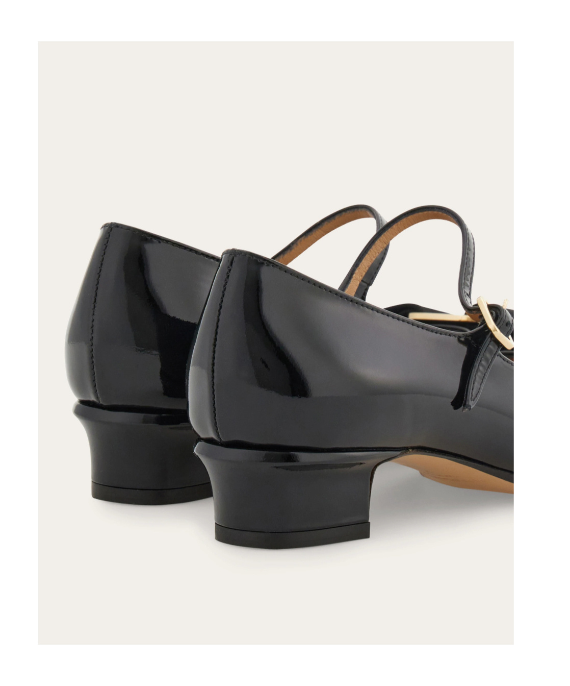 Ferragamo Mary Jane With Vara Bow In Black