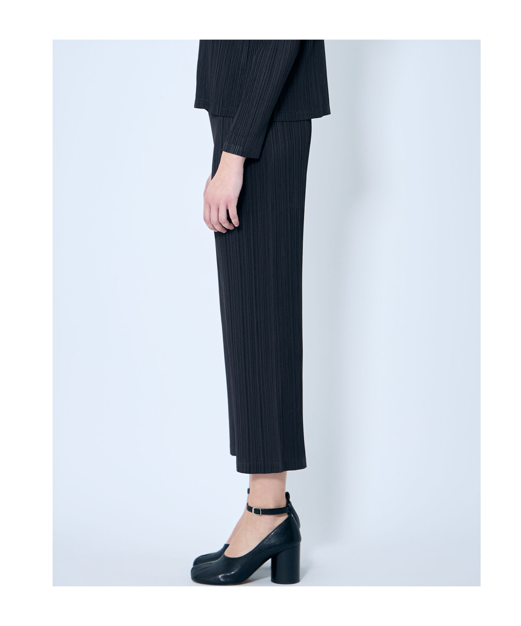 Issey Miyake Elastic Waist Casual Pants In Black