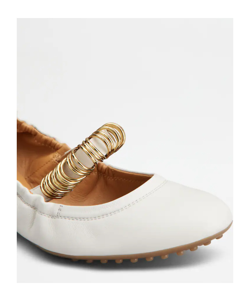 Tod's Dee Ballerina Shoes In Beige
