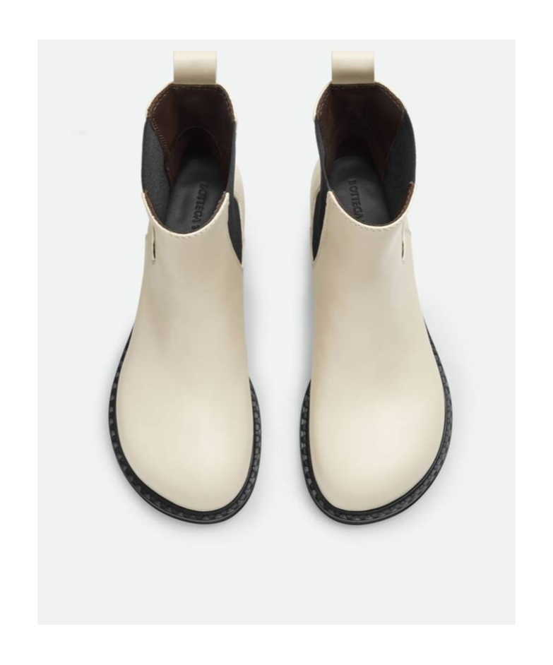 Bottega Veneta Women's Ivory Leather Cliff Ankle Boots In Black